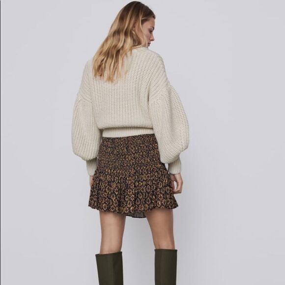 ✨ HP✨ZARA PRINTED MINI SKIRT✨ - Picture 4 of 8